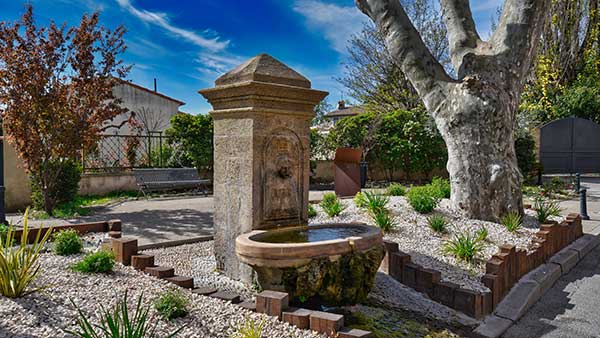 河南廠家水包水漆園林雕塑應(yīng)用